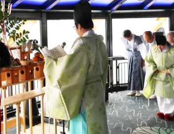 地上100mの展望室にて「節分追儺祭」を開催 園児による豆まきや来塔者への福豆の配布を行い、無病息災を祈願